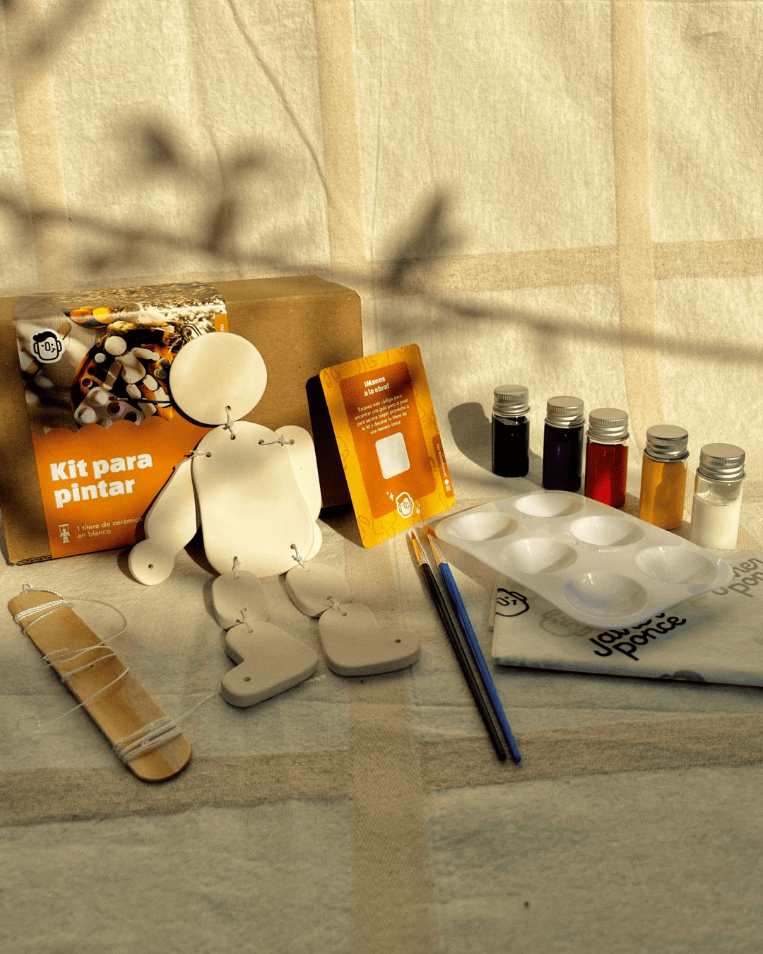Kit Javier Kit para pintar: Títere de Cerámica – Javier Ponce